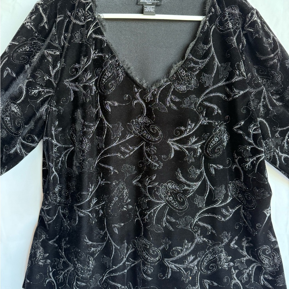 b.i.y.a.y.c.d.a. 2X Elegant Black Velvet 3/4 Sleeve Top with Sparkle